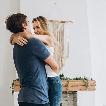 csm_Happy_couple_in_a_healthy_room_02d280c165